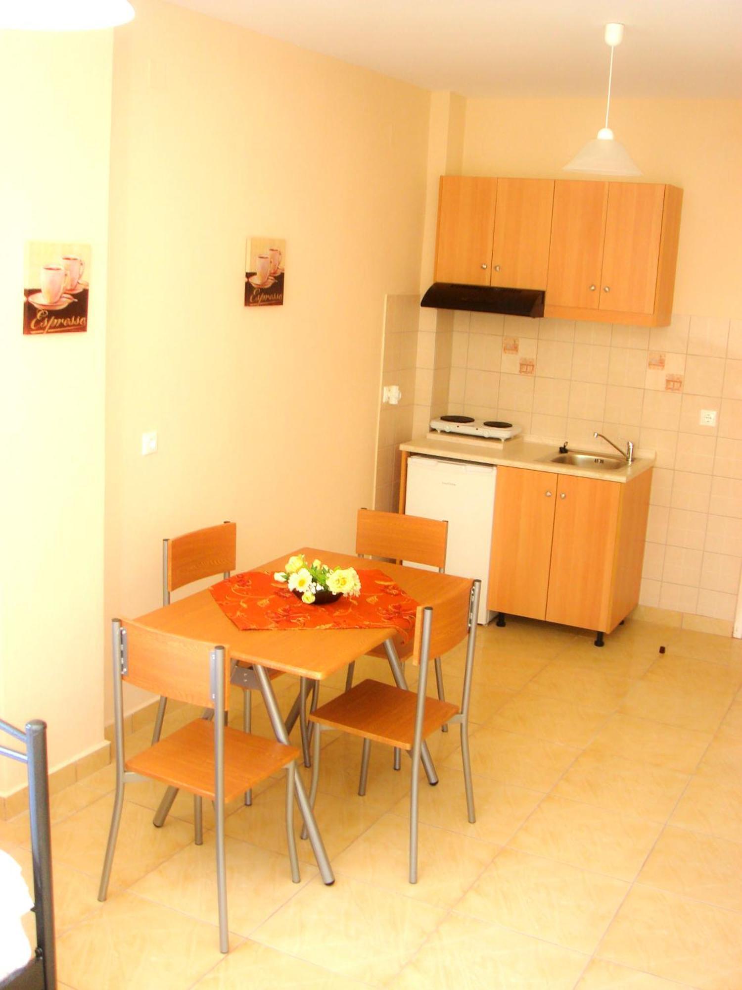Diafánion Dorana Apartments & Trekking Hotel מראה חיצוני תמונה